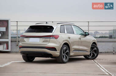 Внедорожник / Кроссовер Audi Q4 e-tron 2024 в 