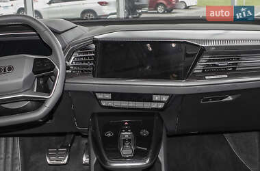 Внедорожник / Кроссовер Audi Q4 e-tron 2024 в 