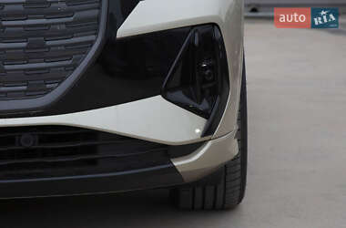 Внедорожник / Кроссовер Audi Q4 e-tron 2024 в 