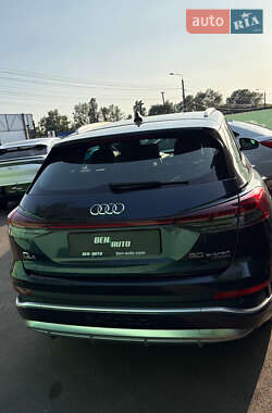 Позашляховик / Кросовер Audi Q4 e-tron 2024 в 