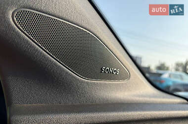 Позашляховик / Кросовер Audi Q4 e-tron 2024 в 