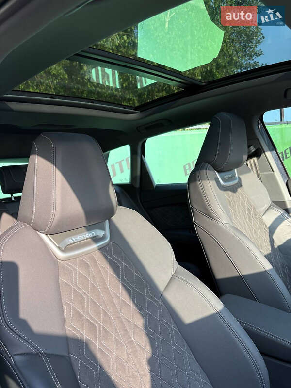 Позашляховик / Кросовер Audi Q4 e-tron 2024 в Києві