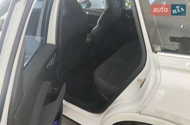 Внедорожник / Кроссовер Audi Q4 e-tron 2023 в 
