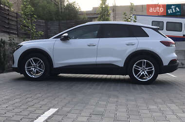 Внедорожник / Кроссовер Audi Q4 e-tron 2023 в 