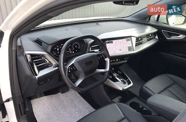 Внедорожник / Кроссовер Audi Q4 e-tron 2023 в 