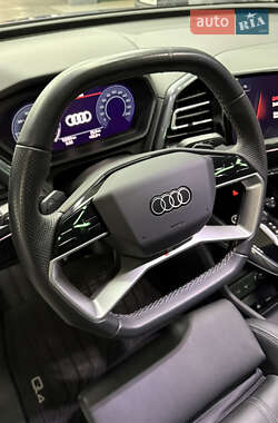 Позашляховик / Кросовер Audi Q4 e-tron 2023 в 
