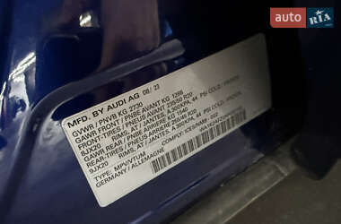 Позашляховик / Кросовер Audi Q4 e-tron 2023 в 