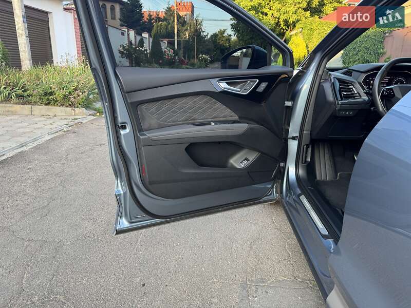 Позашляховик / Кросовер Audi Q4 e-tron 2023 в Одесі