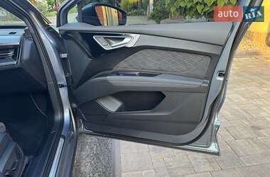 Внедорожник / Кроссовер Audi Q4 e-tron 2023 в 