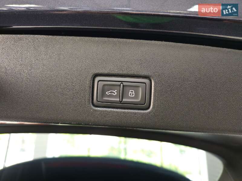 Внедорожник / Кроссовер Audi Q4 e-tron 2023 в Днепре
