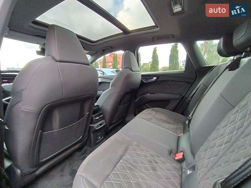 Позашляховик / Кросовер Audi Q4 e-tron 2023 в Києві