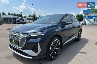 Позашляховик / Кросовер Audi Q4 e-tron 2023 в 