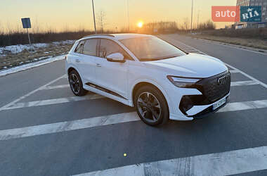 Внедорожник / Кроссовер Audi Q4 e-tron 2023 в 