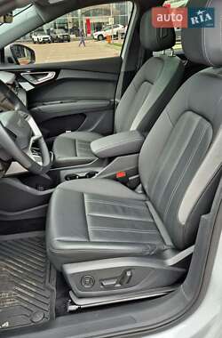 Внедорожник / Кроссовер Audi Q4 e-tron 2023 в 