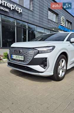 Внедорожник / Кроссовер Audi Q4 e-tron 2023 в 