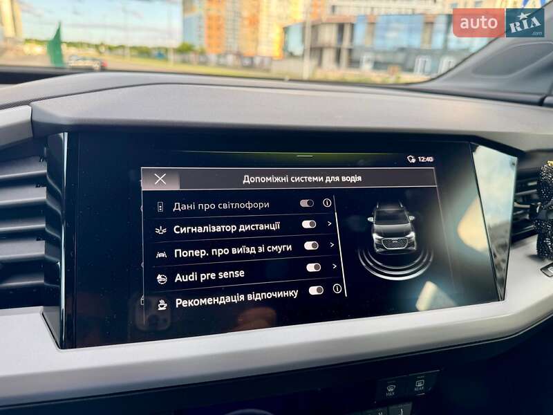 Позашляховик / Кросовер Audi Q4 e-tron 2022 в Києві