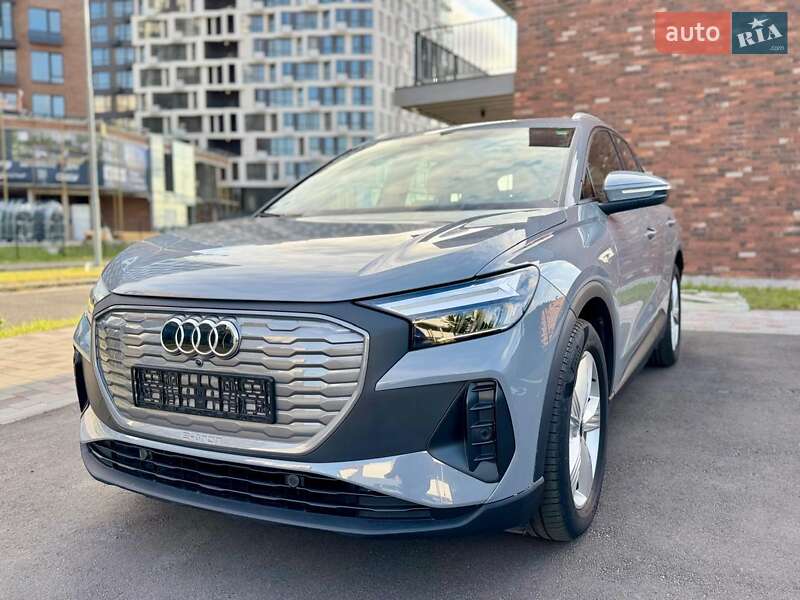 Позашляховик / Кросовер Audi Q4 e-tron 2022 в Києві
