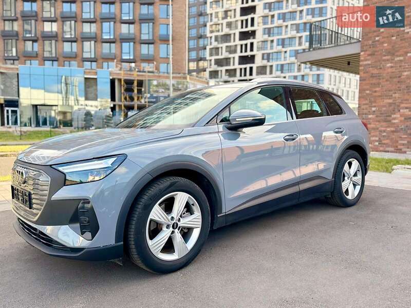 Позашляховик / Кросовер Audi Q4 e-tron 2022 в Києві