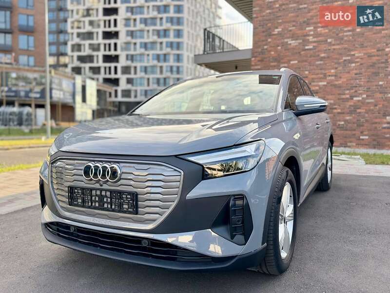 Внедорожник / Кроссовер Audi Q4 e-tron 2022 в 