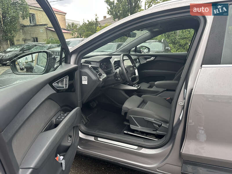Позашляховик / Кросовер Audi Q4 e-tron 2021 в Києві