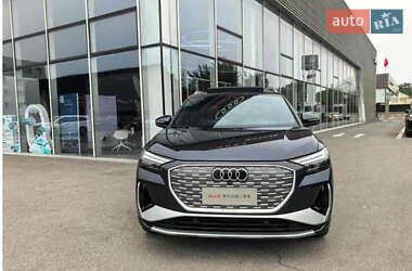 Внедорожник / Кроссовер Audi Q4 e-tron 2024 в 