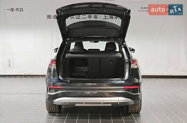 Внедорожник / Кроссовер Audi Q4 e-tron 2023 в 