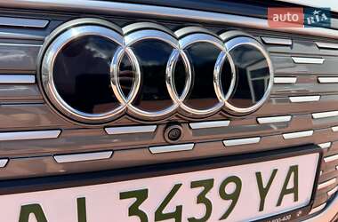 Позашляховик / Кросовер Audi Q4 e-tron 2022 в 