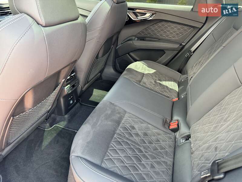 Внедорожник / Кроссовер Audi Q4 e-tron 2022 в Жашкове