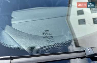 Позашляховик / Кросовер Audi Q4 e-tron 2022 в 