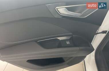 Внедорожник / Кроссовер Audi Q4 e-tron 2025 в 