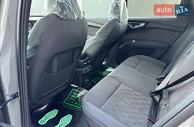 Внедорожник / Кроссовер Audi Q4 e-tron 2025 в 