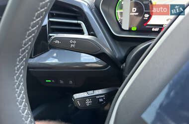 Внедорожник / Кроссовер Audi Q4 e-tron 2025 в 