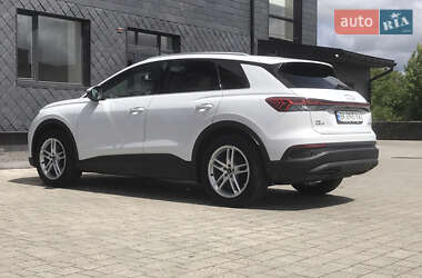 Внедорожник / Кроссовер Audi Q4 e-tron 2023 в 