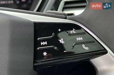 Позашляховик / Кросовер Audi Q4 e-tron 2025 в 