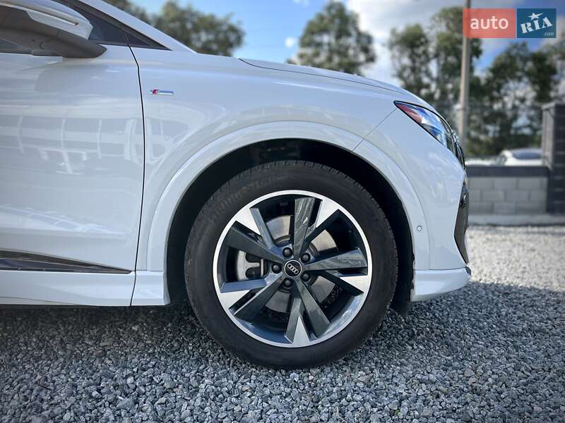 Внедорожник / Кроссовер Audi Q4 e-tron 2024 в Днепре