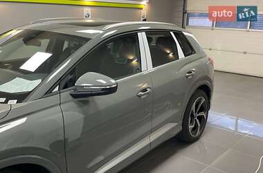 Внедорожник / Кроссовер Audi Q4 e-tron 2025 в 