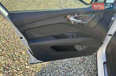 Внедорожник / Кроссовер Audi Q4 e-tron 2023 в 
