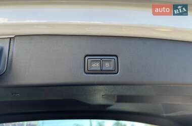 Внедорожник / Кроссовер Audi Q4 e-tron 2023 в 