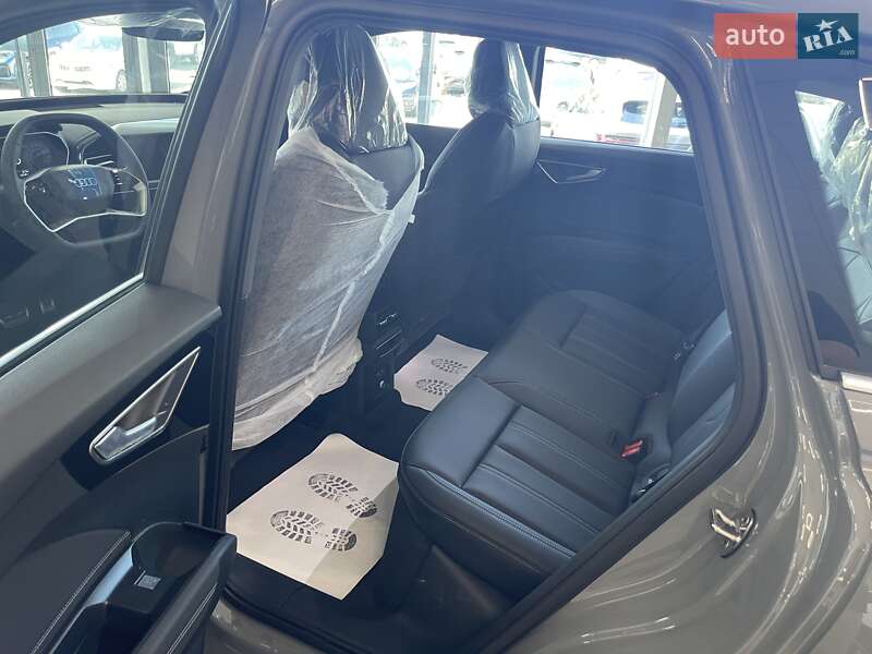 Внедорожник / Кроссовер Audi Q4 e-tron 2025 в Киеве