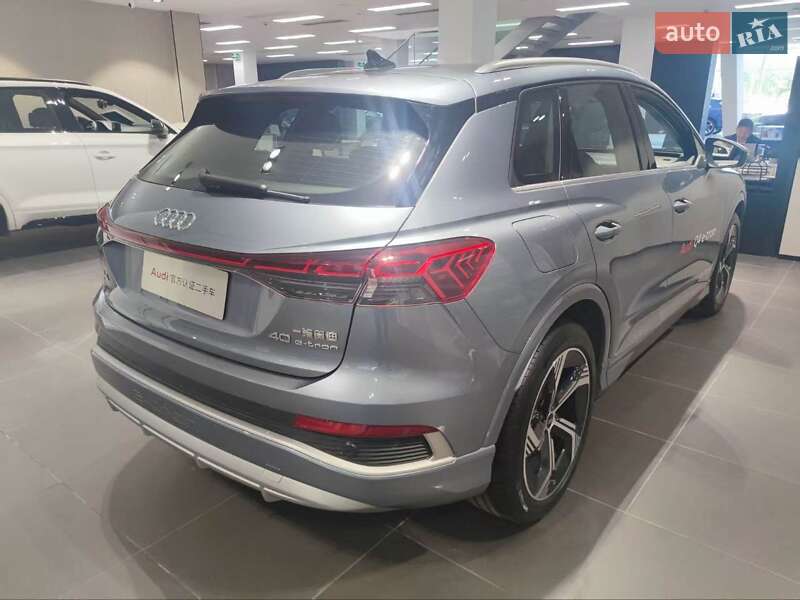 Позашляховик / Кросовер Audi Q4 e-tron 2023 в Дніпрі