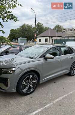 Позашляховик / Кросовер Audi Q4 e-tron 2023 в 