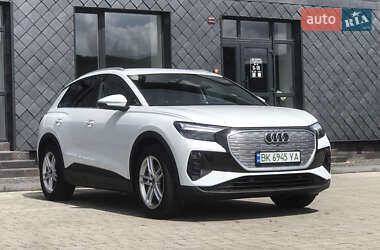 Позашляховик / Кросовер Audi Q4 e-tron 2023 в 