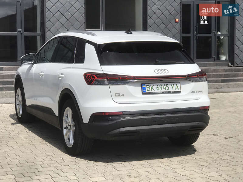 Внедорожник / Кроссовер Audi Q4 e-tron 2023 в Ровно