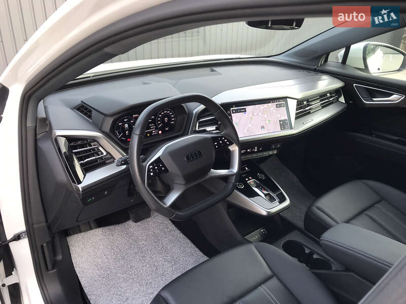 Внедорожник / Кроссовер Audi Q4 e-tron 2023 в Ровно