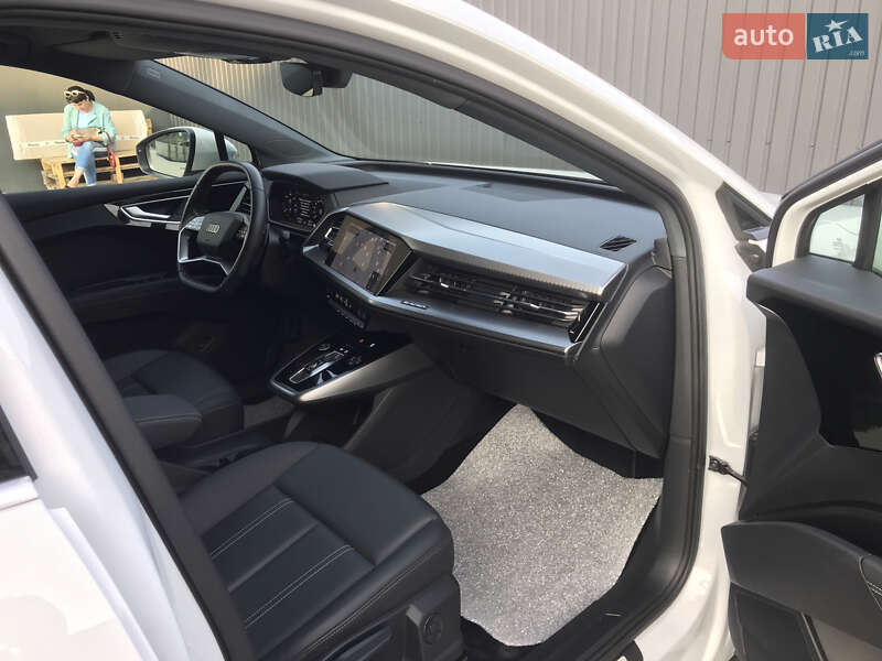 Внедорожник / Кроссовер Audi Q4 e-tron 2023 в Ровно