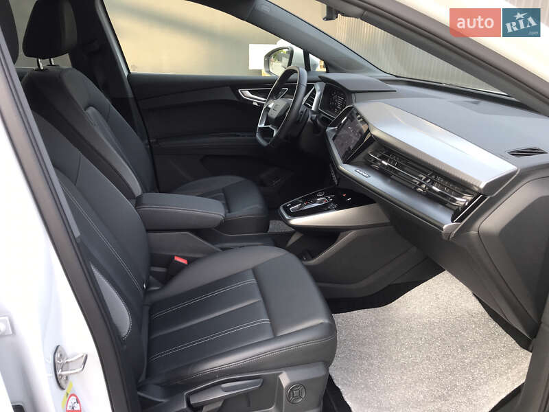 Внедорожник / Кроссовер Audi Q4 e-tron 2023 в Ровно