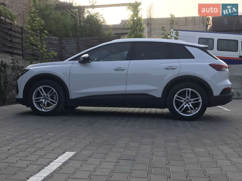 Внедорожник / Кроссовер Audi Q4 e-tron 2023 в Ровно