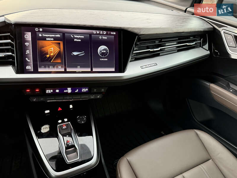 Позашляховик / Кросовер Audi Q4 e-tron 2023 в Києві