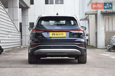 Позашляховик / Кросовер Audi Q4 e-tron 2024 в 
