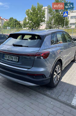Позашляховик / Кросовер Audi Q4 e-tron 2021 в 